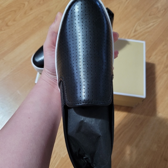 Teddi Slip On - Picture 4 of 6